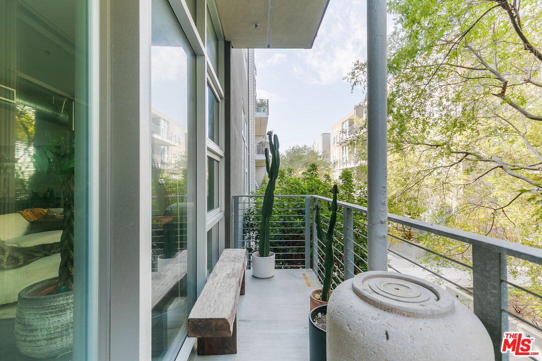 4080 Glencoe Ave Unit: 219