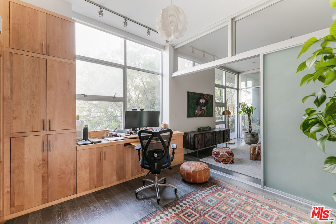 4080 Glencoe Ave Unit: 219