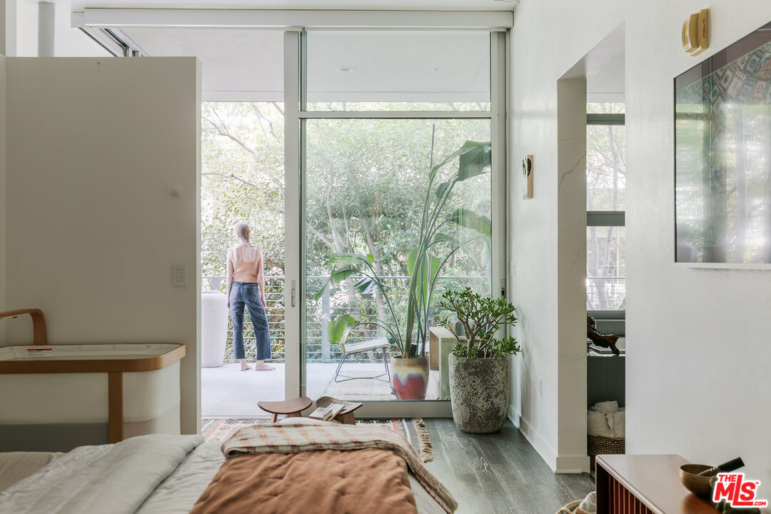 4080 Glencoe Ave Unit: 219