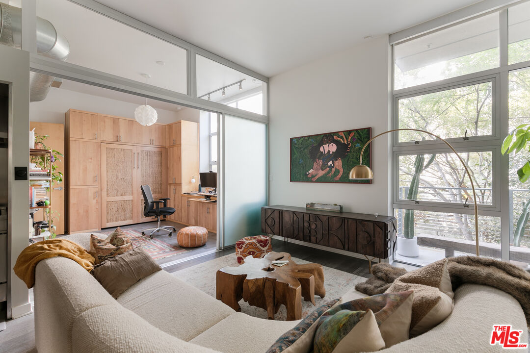 4080 Glencoe Ave Unit: 219