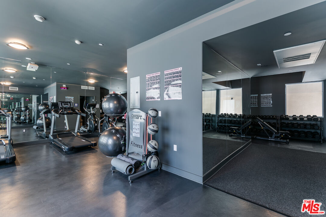 6001 Carlton Way Unit: 105