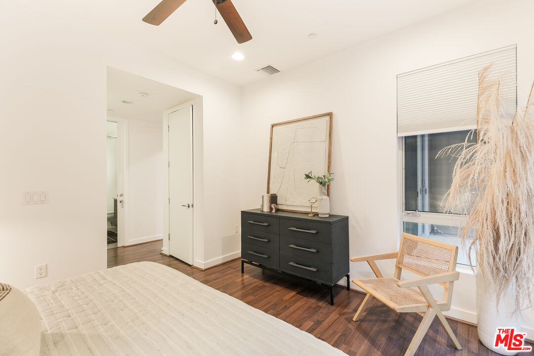 6001 Carlton Way Unit: 105