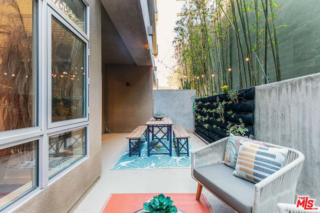 6001 Carlton Way Unit: 105