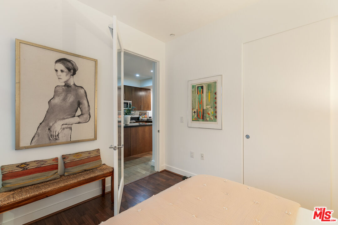 6001 Carlton Way Unit: 105