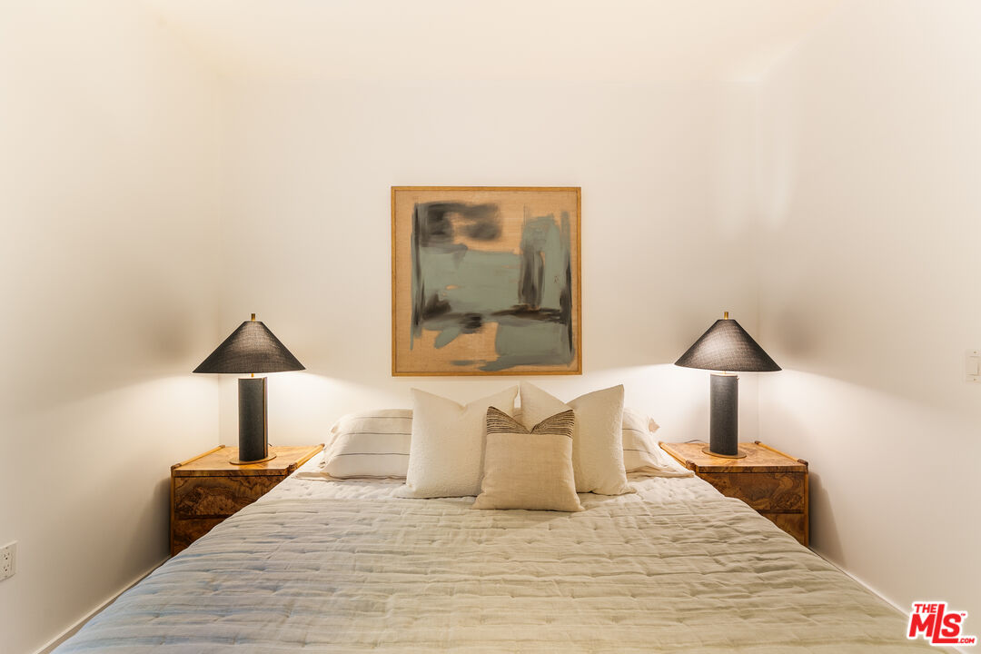 6001 Carlton Way Unit: 105