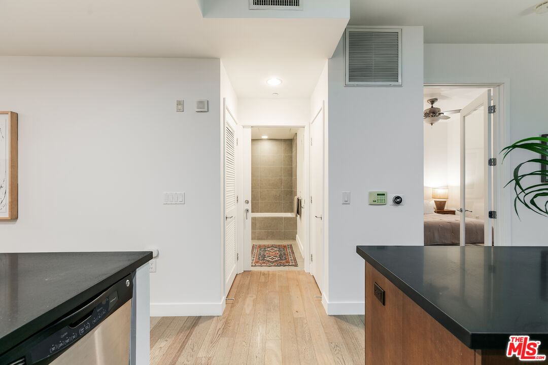 6001 Carlton Way Unit: 105