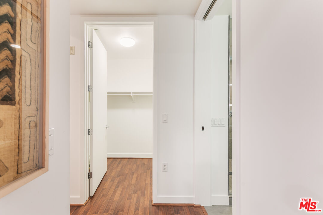 6001 Carlton Way Unit: 105