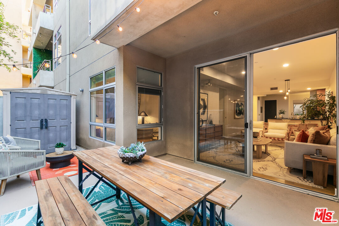 6001 Carlton Way Unit: 105