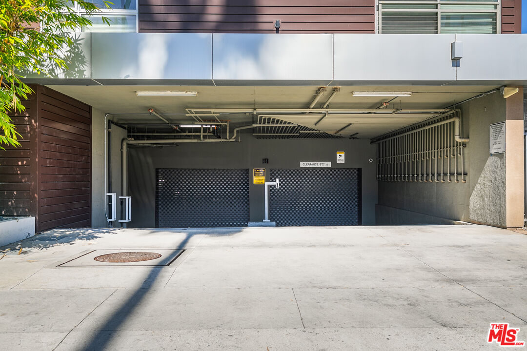 6001 Carlton Way Unit: 105