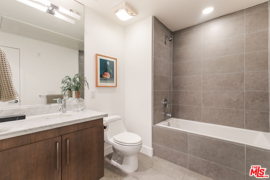 6001 Carlton Way Unit: 105