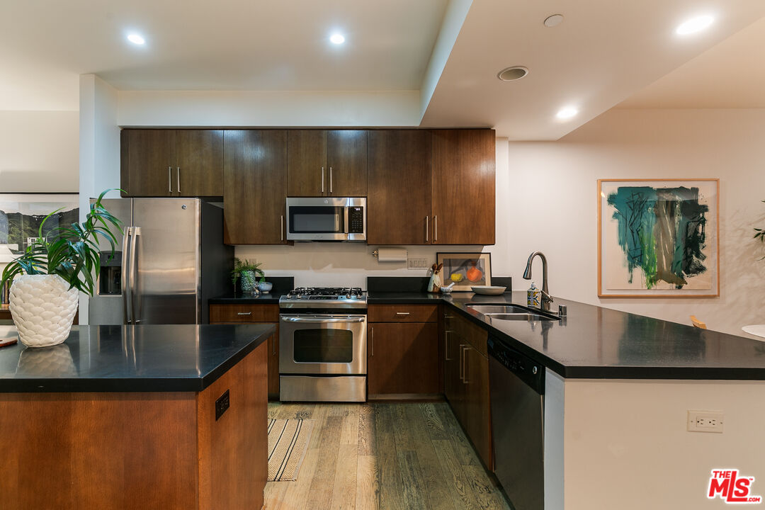 6001 Carlton Way Unit: 105