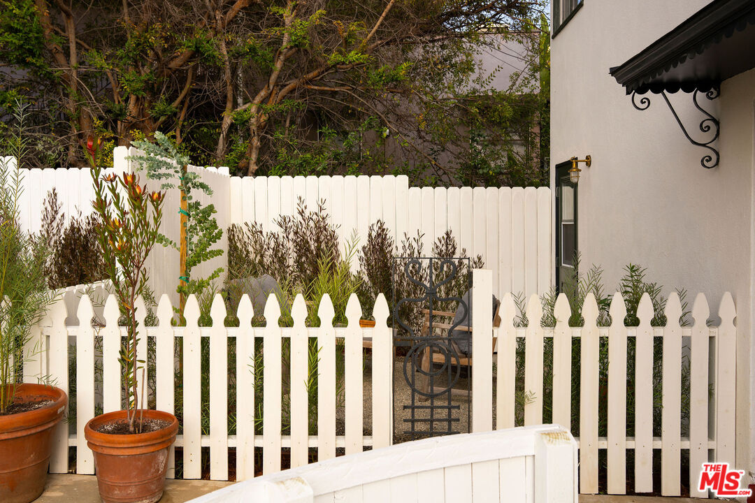 3110 Griffith Park Blvd