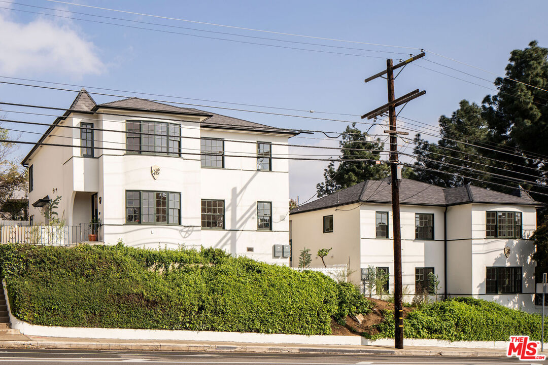 3110 Griffith Park Blvd