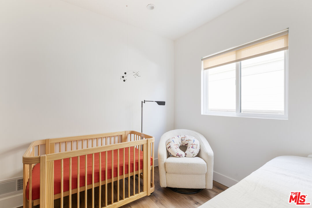 249 N Bonnie Brae St Unit: 1