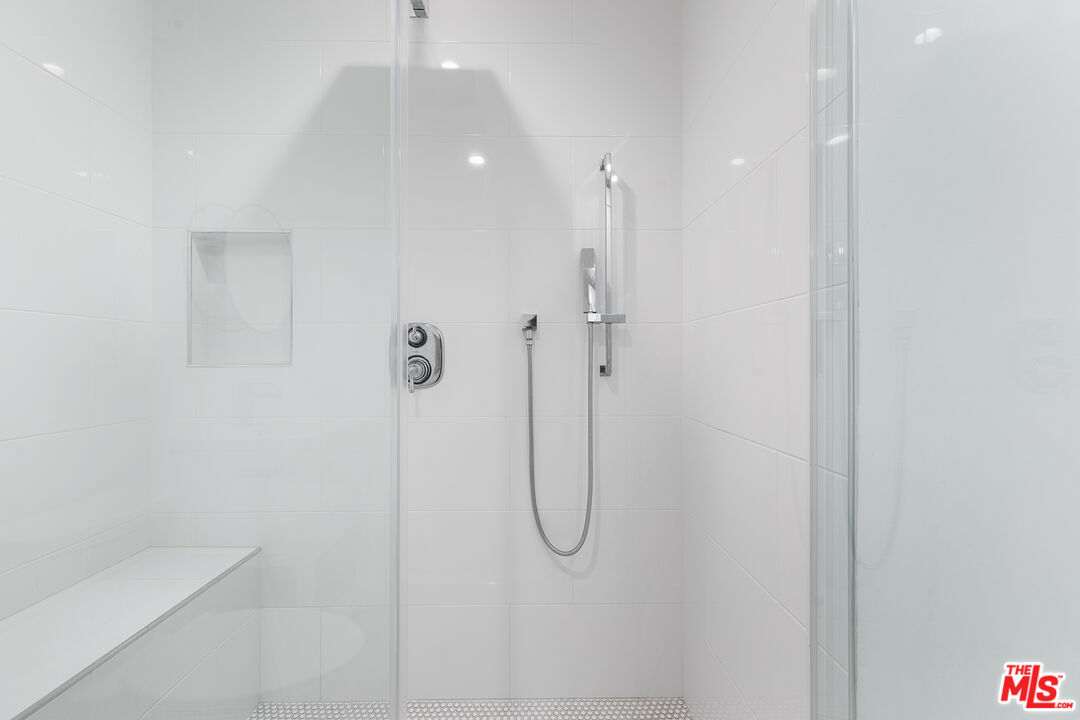 249 N Bonnie Brae St Unit: 1