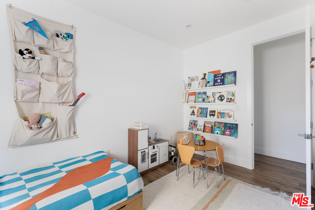 249 N Bonnie Brae St Unit: 1