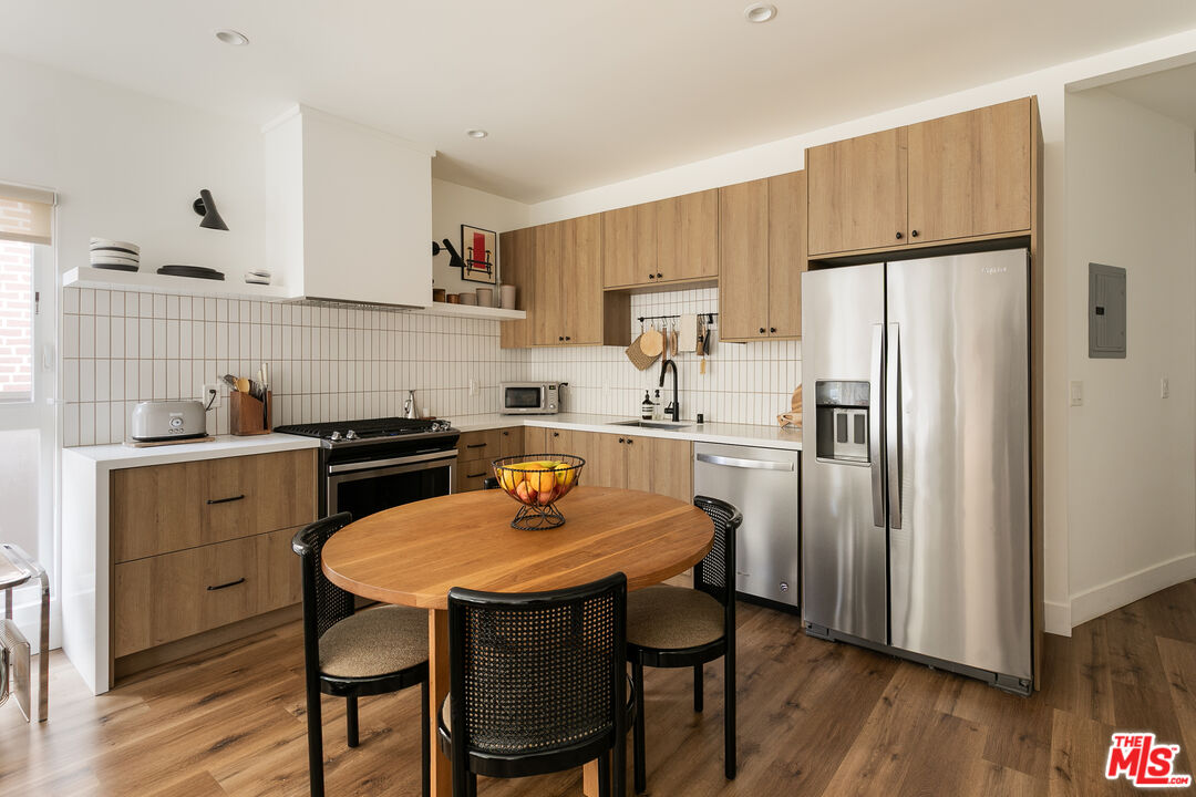 249 N Bonnie Brae St Unit: 1