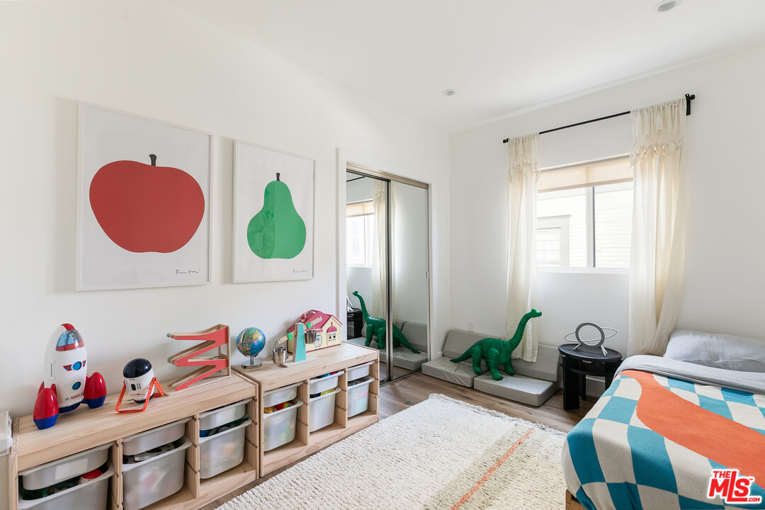 249 N Bonnie Brae St Unit: 1