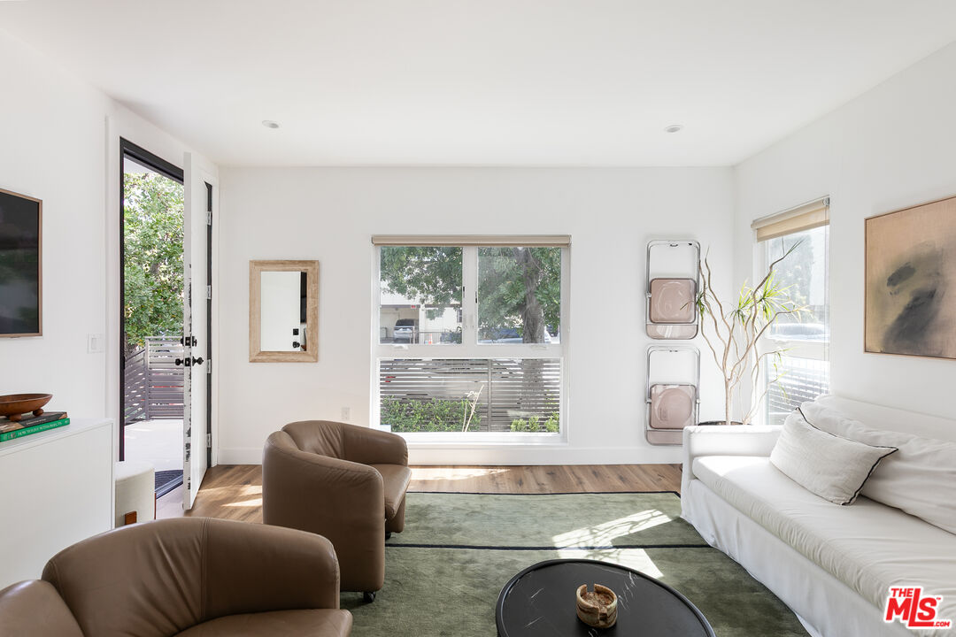 249 N Bonnie Brae St Unit: 1