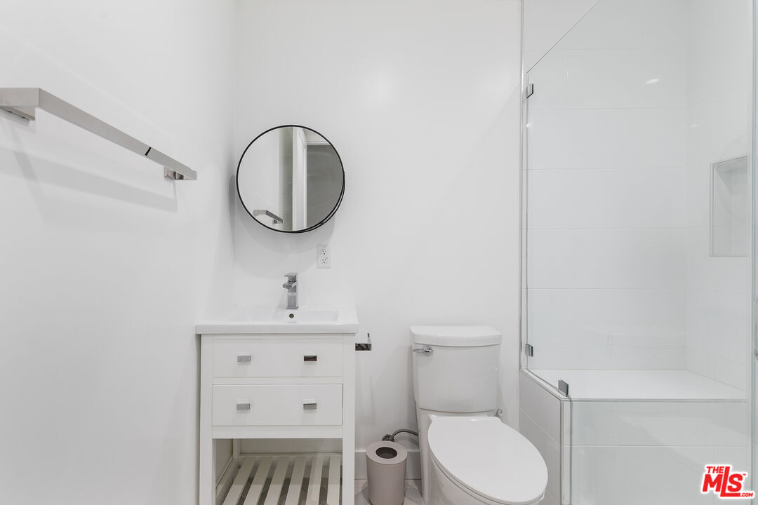 249 N Bonnie Brae St Unit: 1