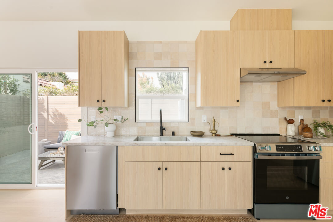 3148 Madera Ave Unit: 1/2