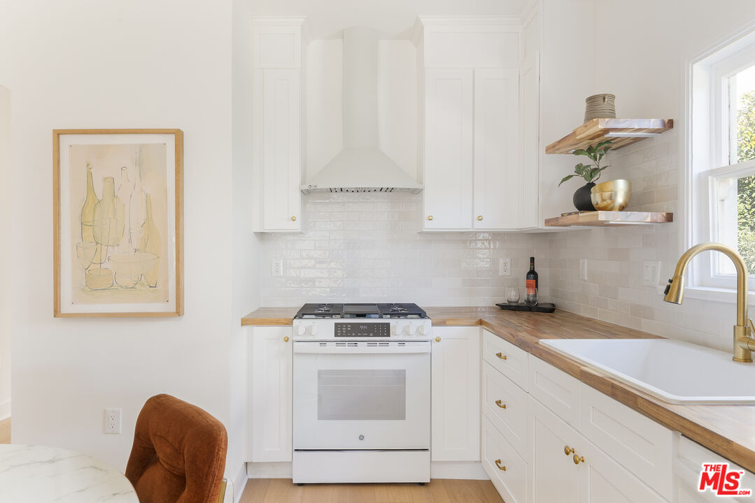 1221 5th Ave Unit: #2