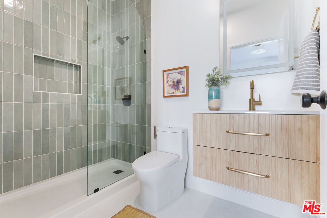 1221 5th Ave Unit: #2