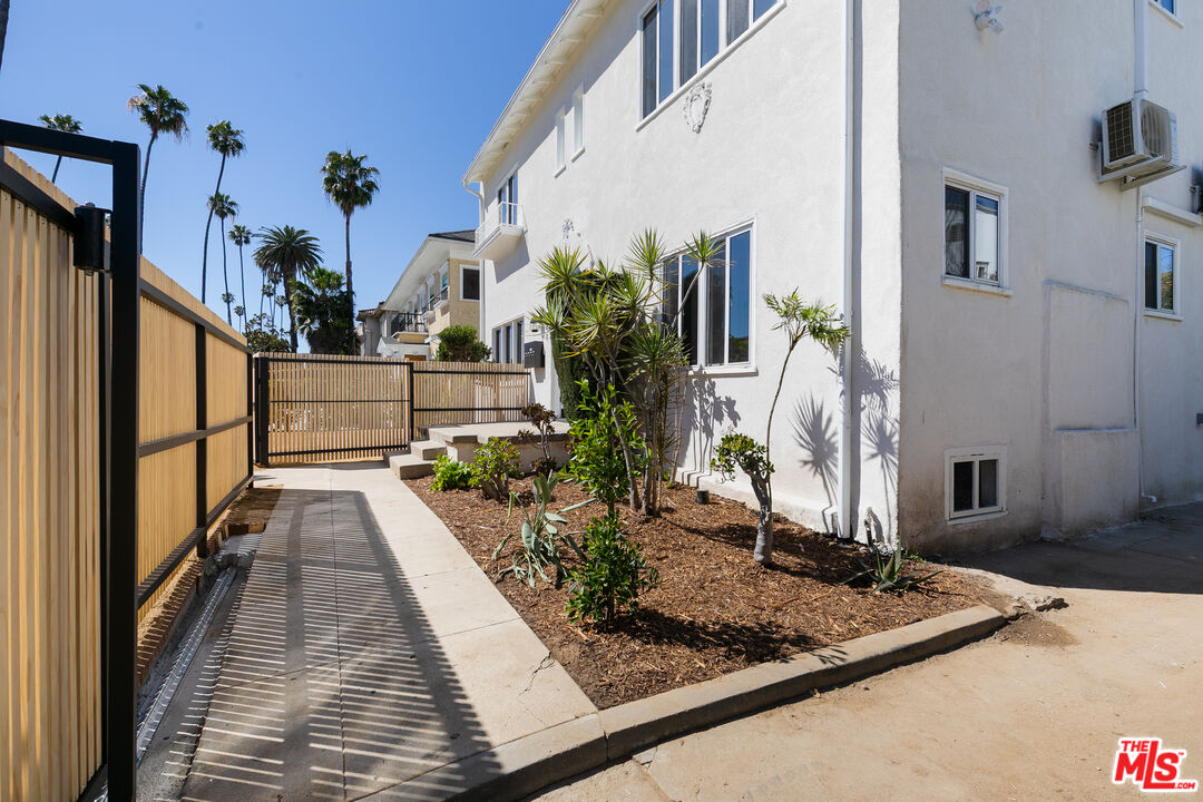 1221 5th Ave Unit: #2