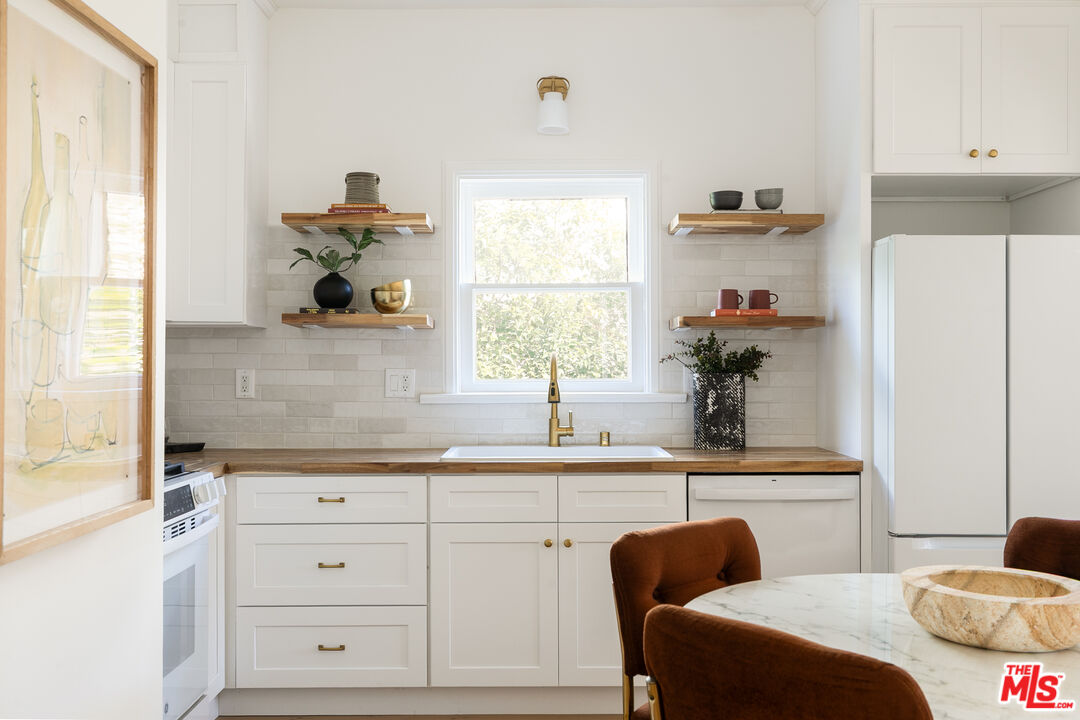 1221 5th Ave Unit: #2