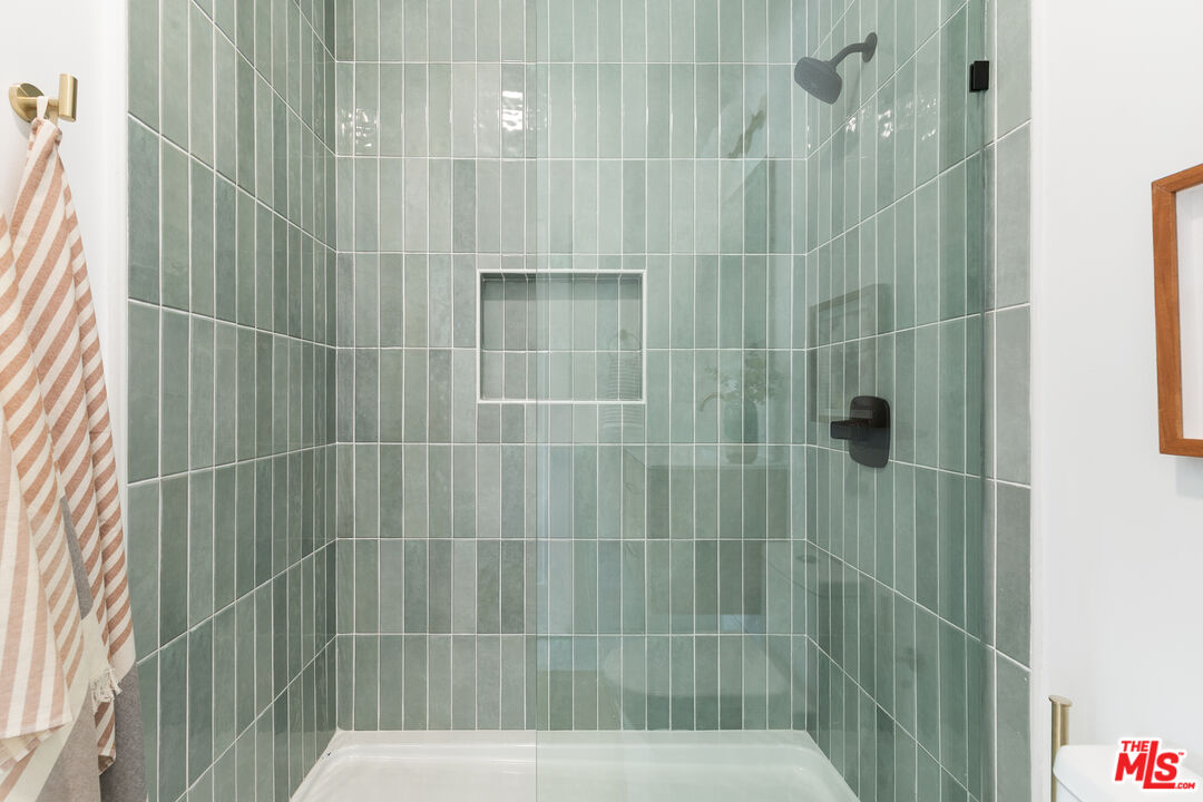 1221 5th Ave Unit: #2