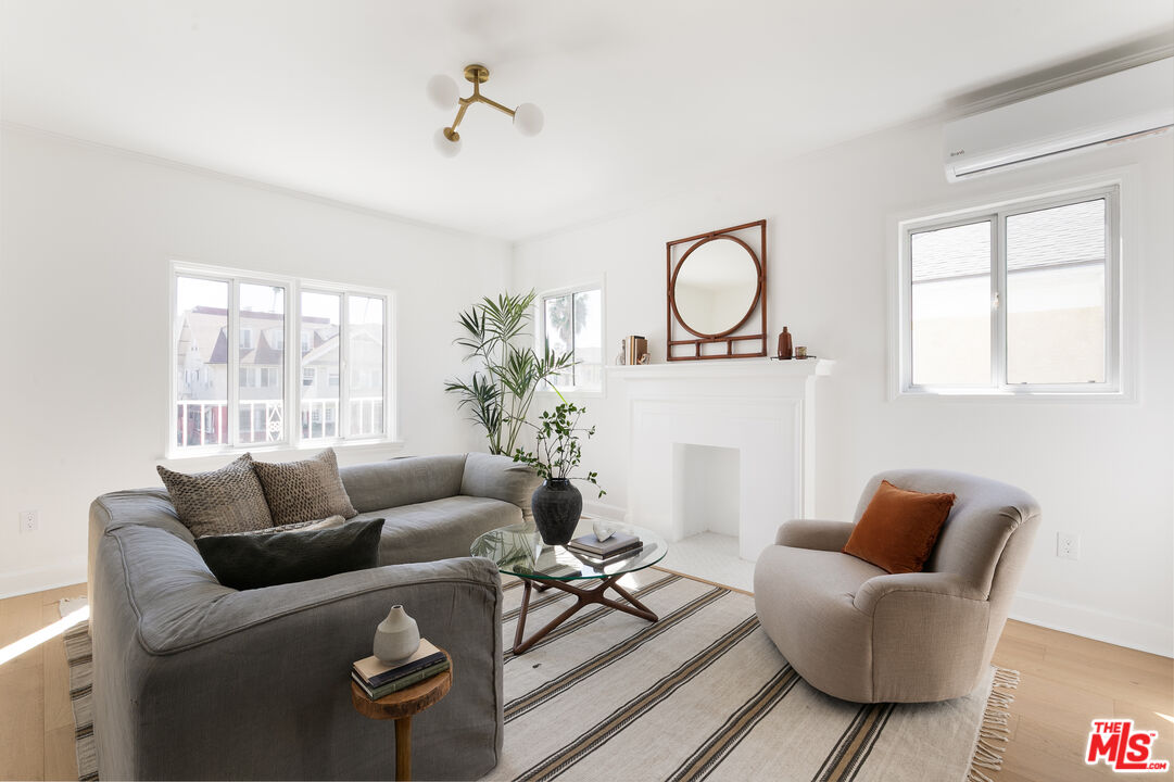 1221 5th Ave Unit: #3