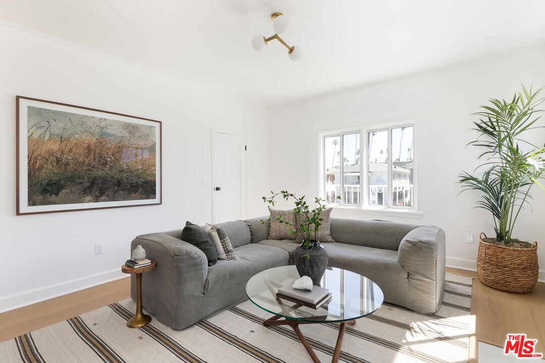 1221 5th Ave Unit: #3