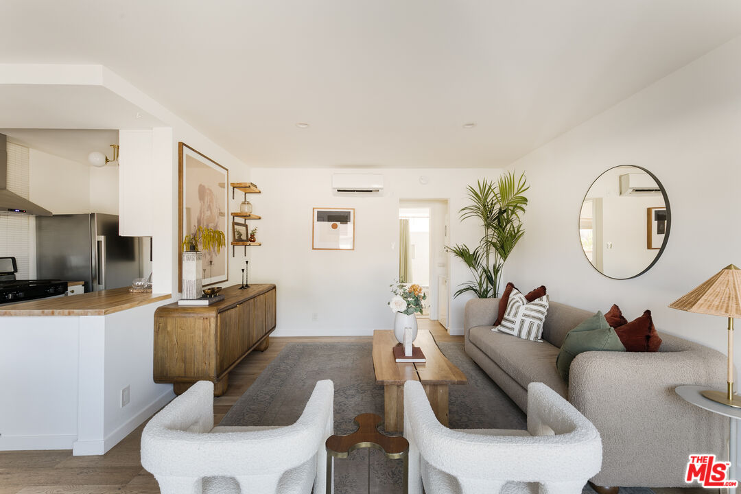 2135 Bellevue Ave Unit: 4