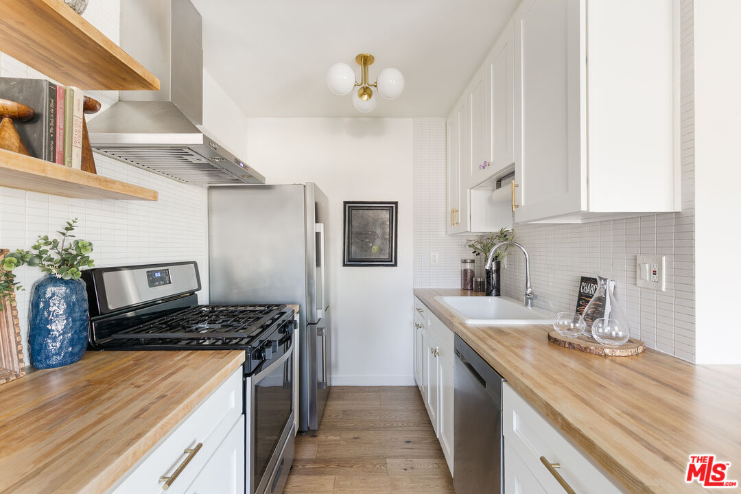 2135 Bellevue Ave Unit: 4