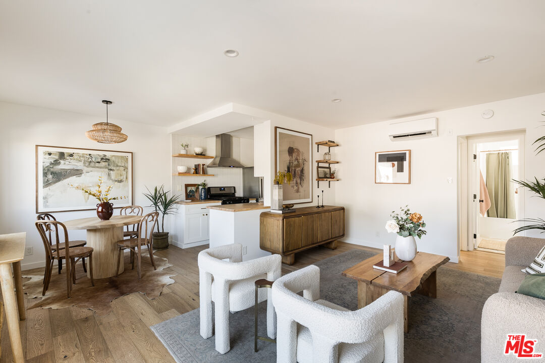 2135 Bellevue Ave Unit: 4