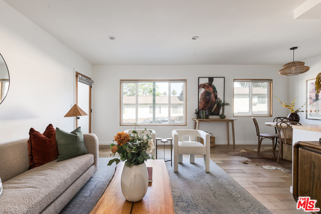 2135 Bellevue Ave Unit: 4