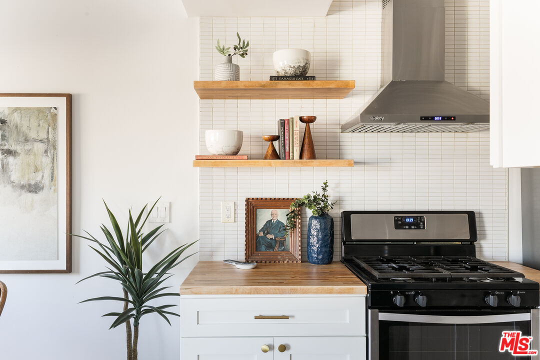 2135 Bellevue Ave Unit: 4