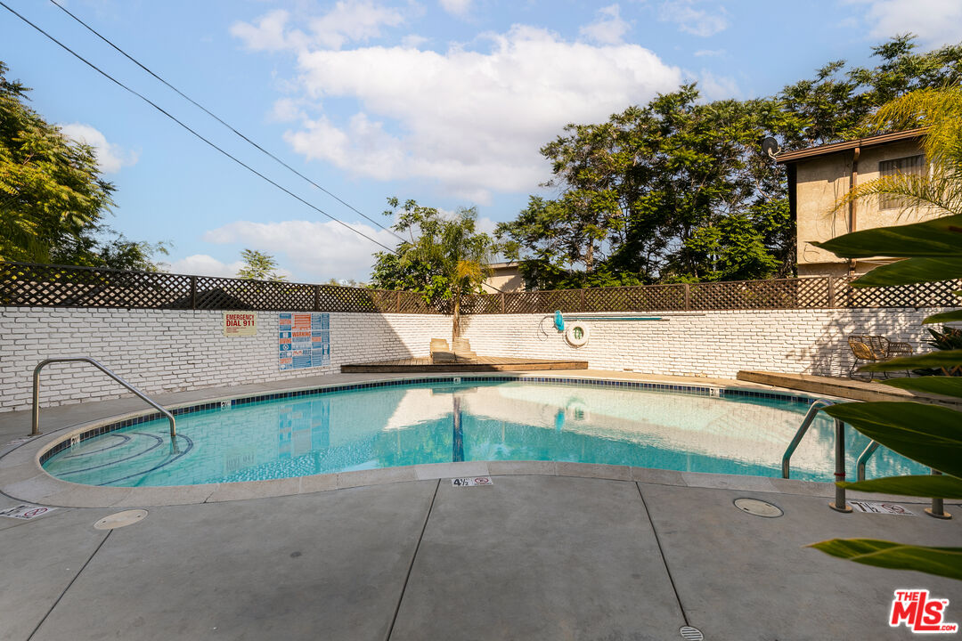 2135 Bellevue Ave Unit: 4