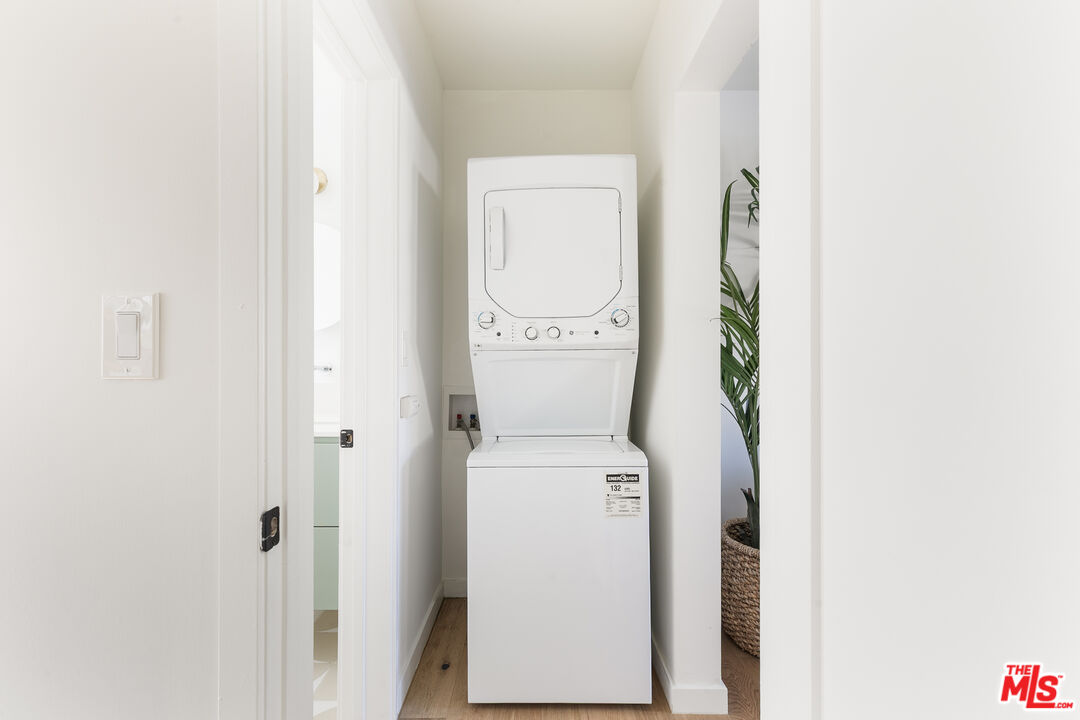 2135 Bellevue Ave Unit: 4