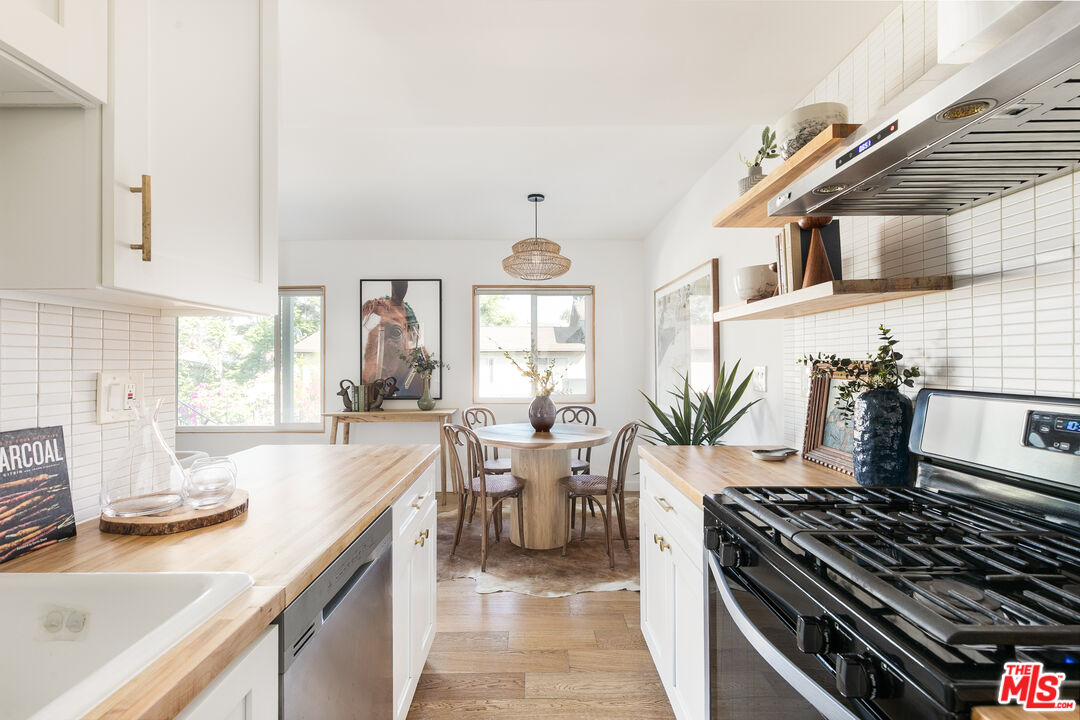 2135 Bellevue Ave Unit: 4