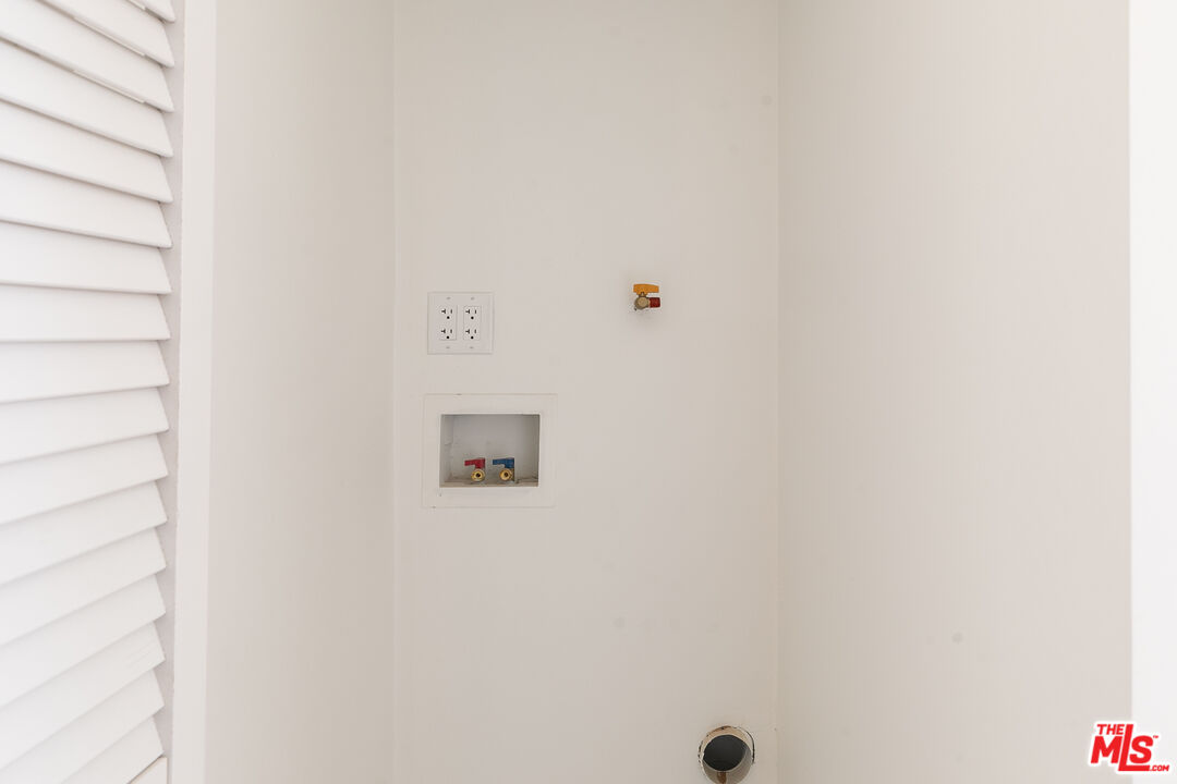 1221 5th Ave Unit: 1