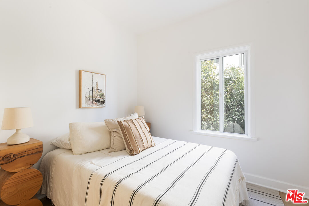 1221 5th Ave Unit: 1