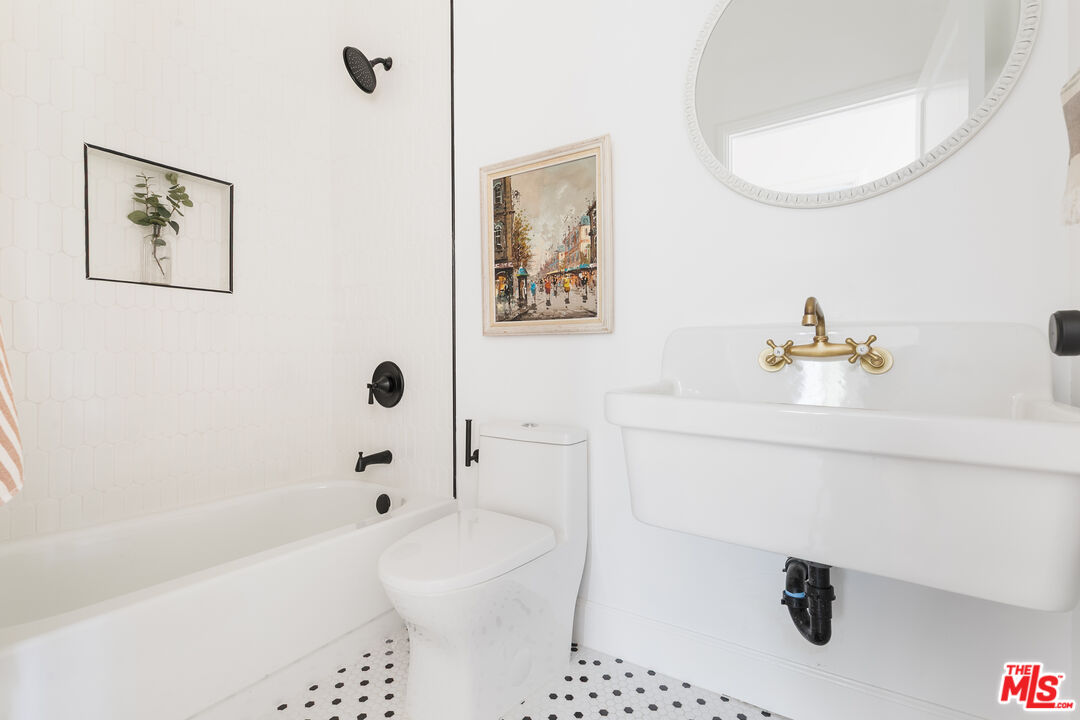 1221 5th Ave Unit: 1