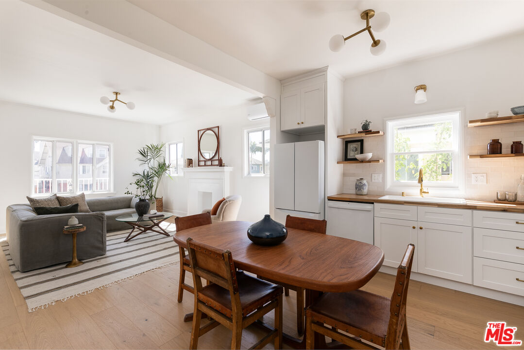 1221 5th Ave Unit: 4