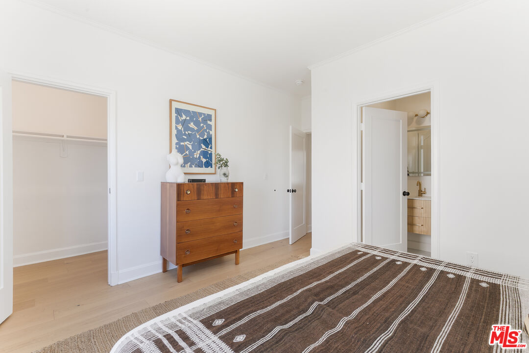 1221 5th Ave Unit: 4