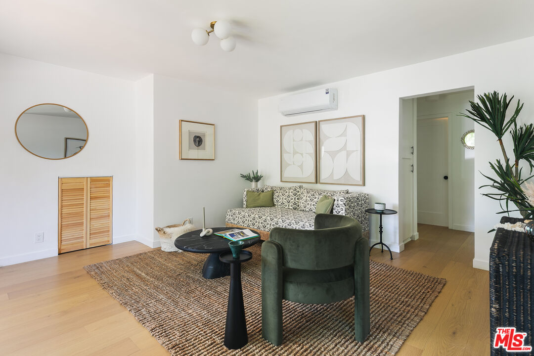 4412 Finley Ave Unit: 1