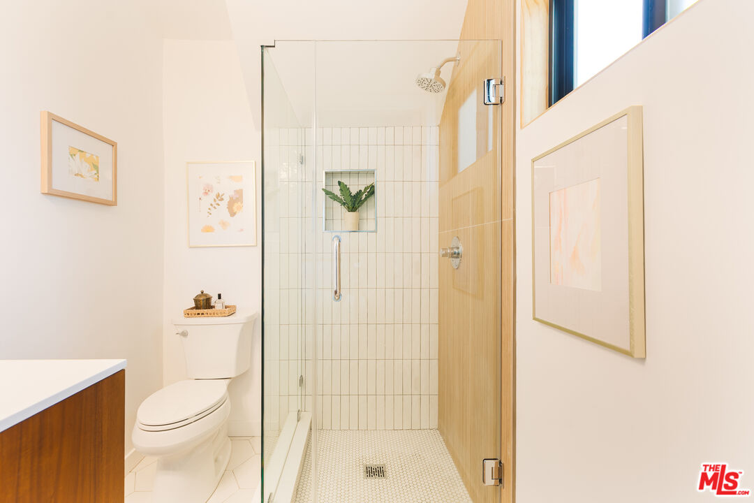 4412 Finley Ave Unit: 1