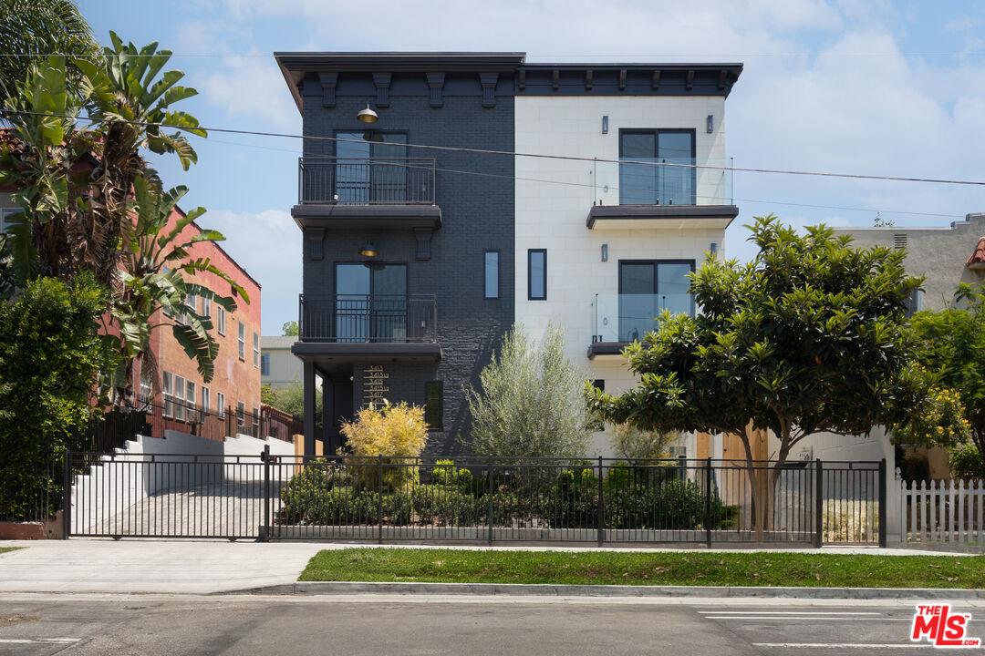 3417 Bellevue Ave