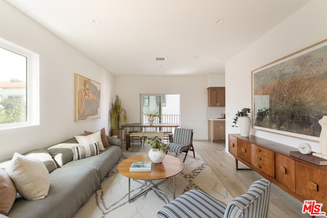 3415 Bellevue Ave