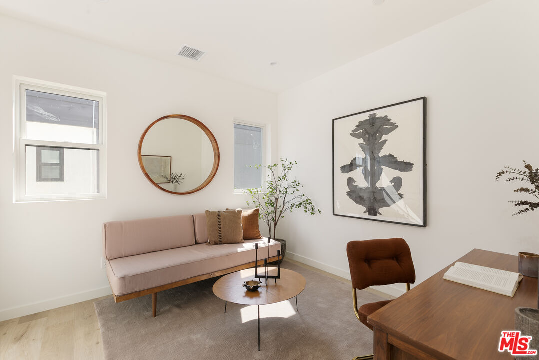 3415 Bellevue Ave